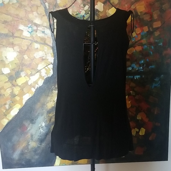 Cut out tank top - Picture 4 of 4